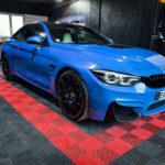 BMW M4 vitres teintées covering bleu